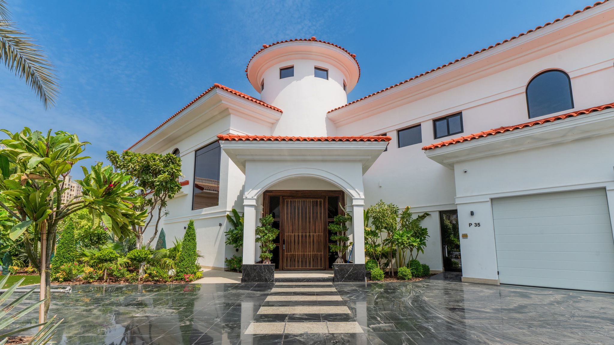 Redefining Villa Exteriors in Palm Jumeirah