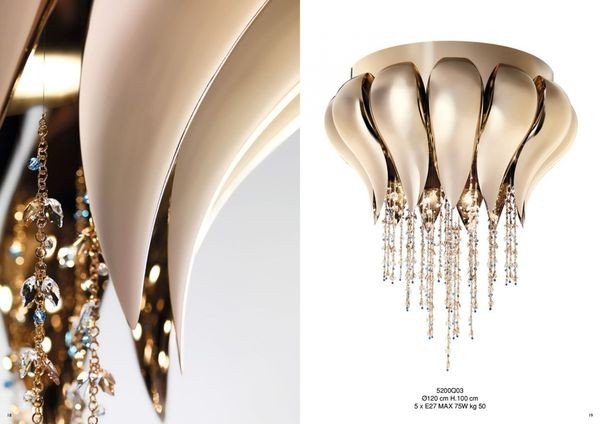 Italian chandelier with a harmonious blend of materials