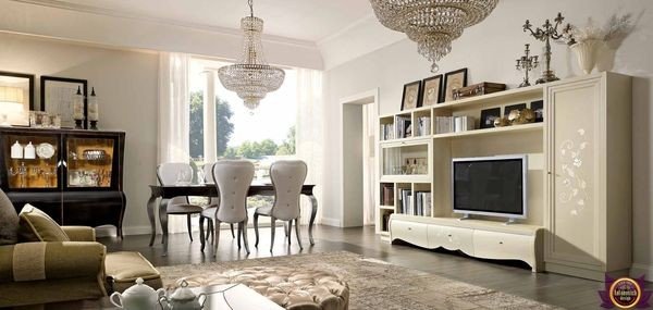 Chic sitting room with a mix of modern and classic elements