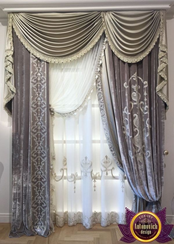 Custom-made luxury curtains for a perfect fit
