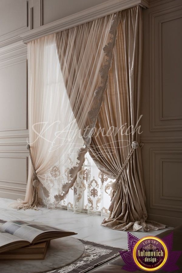 Vintage-inspired curtain design for a classic home