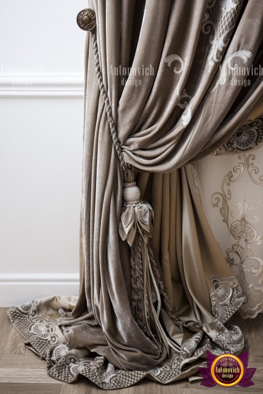 Elegant floor-to-ceiling curtain design for a stylish bedroom