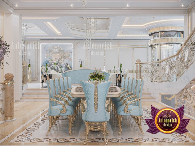 Exquisite royal dining room centerpiece