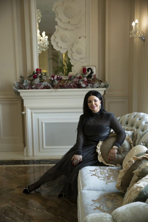 Katrina Antonovich with the amazing interior design Dubai