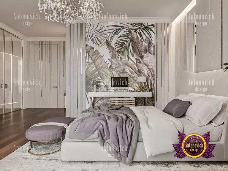Stunning Dubai bedroom featuring a plush, inviting ambiance