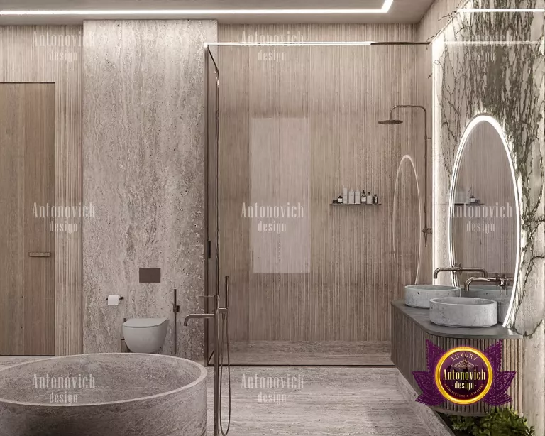 Modern and spacious luxury bathroom design in Dubai