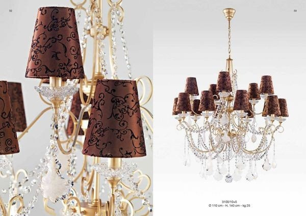 Luxurious Italian chandelier with a timeless design