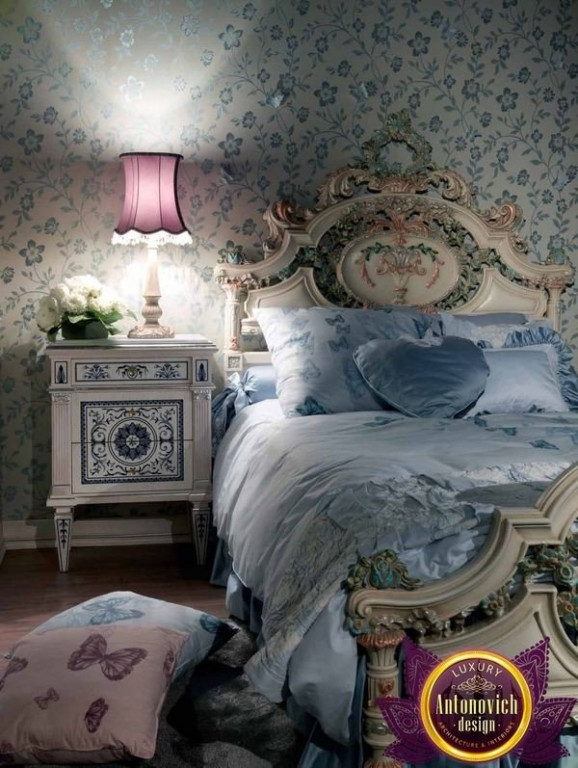 Elegant children's bed with canopy and intricate details