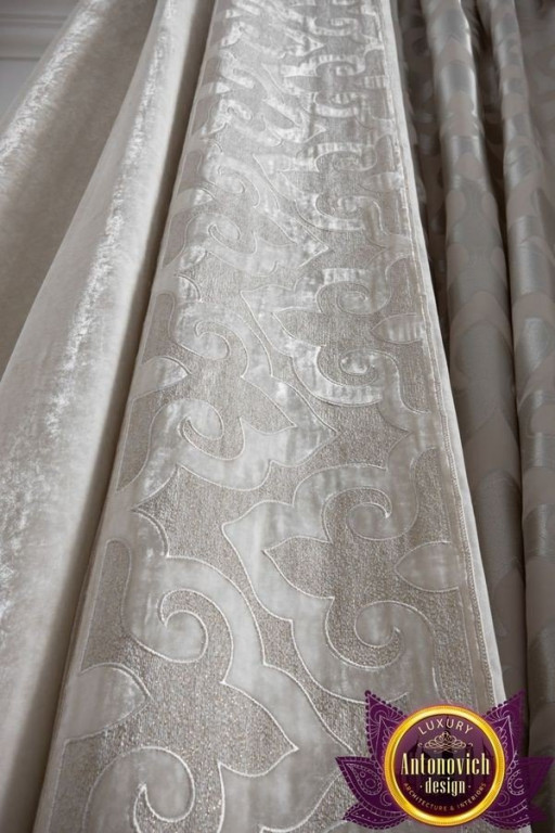 Luxurious curtain design in a Dubai living room