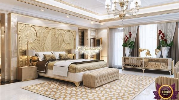 Spacious 6-bedroom luxury home exterior