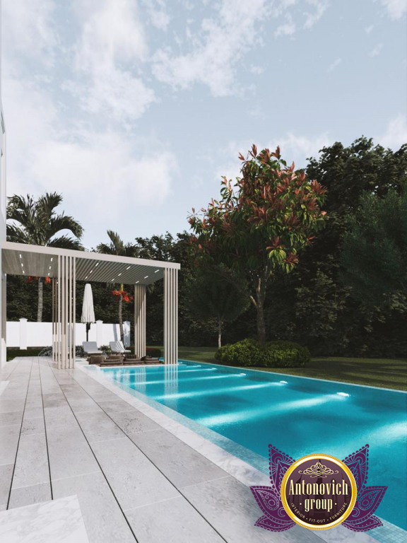 swimming pools in luxury Dubai villas