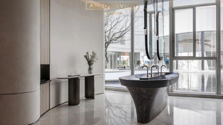 Redefining Luxury: Modern Trends in Spacious Bathroom Design