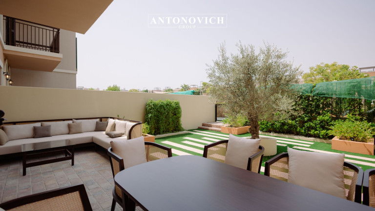 Project Management Consulting for Villas Featuring Exterior Design and Landscape Mastery in La Mer Dubai