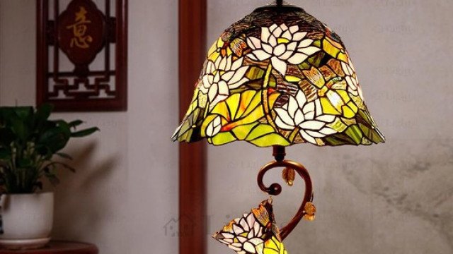 Витражное освещение и художественное стекло лампы