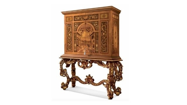 Royal Style Wooden Cabinet