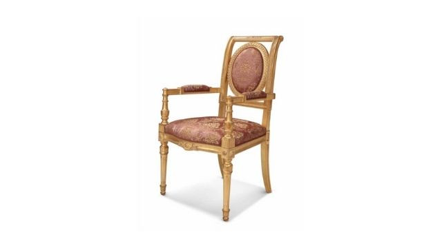 Classic Design Carved small armchair in decapé gold finishing