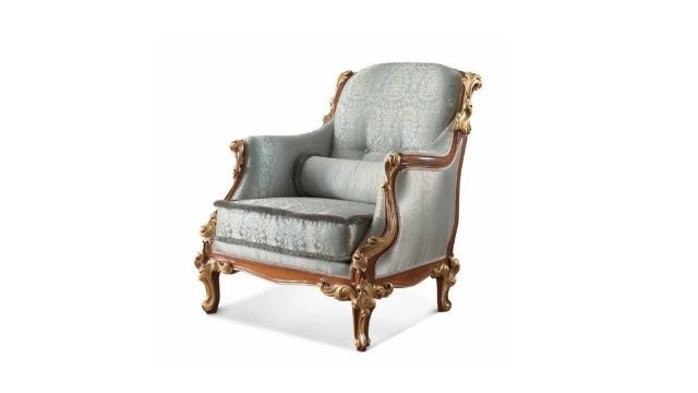 Luxury armchair in light walnut finishing with white-washed gold details