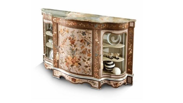 Stylish Sideboard with Green Onyx marble top, erable finishing with floral inlays