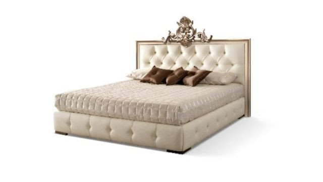 White Elegant Classic Design Bed