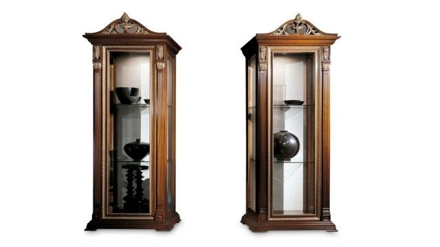 Classic Design Display Cabinet Walnut 1 door show-case with silver details