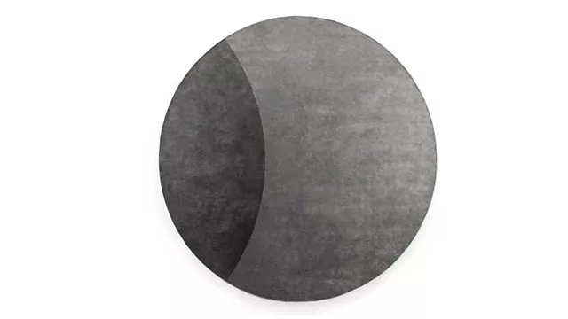 Elegant Circular Carpet