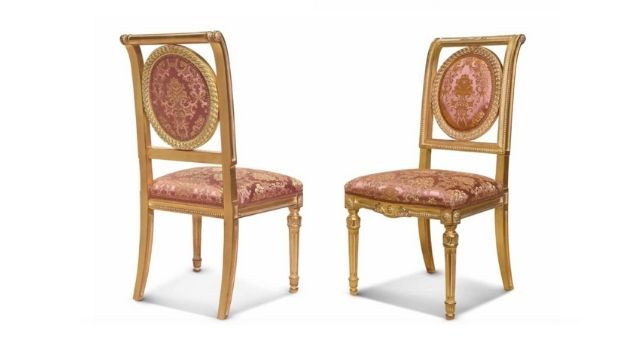 Classic Design Carved chair in decapé gold finishing