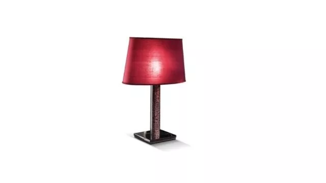 Chic Design Table Lamp