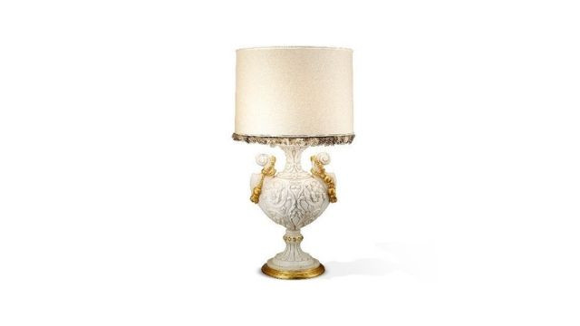 Classy Design Table Lamp